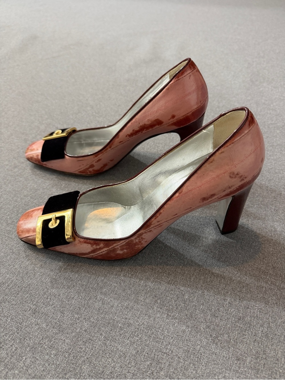 Dolce & Gabbana Pink and Brown Leather Pumps With Gold Buckle Size 39
